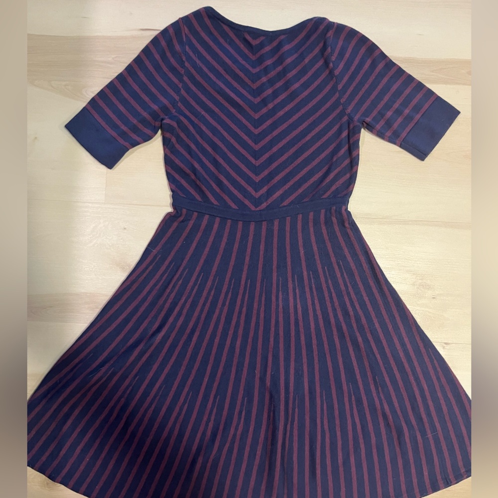 Boden Amelie sweater dress in navy & burgundy. Excellent condition.